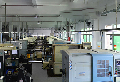 CNC數(shù)控車床走刀機加工車間